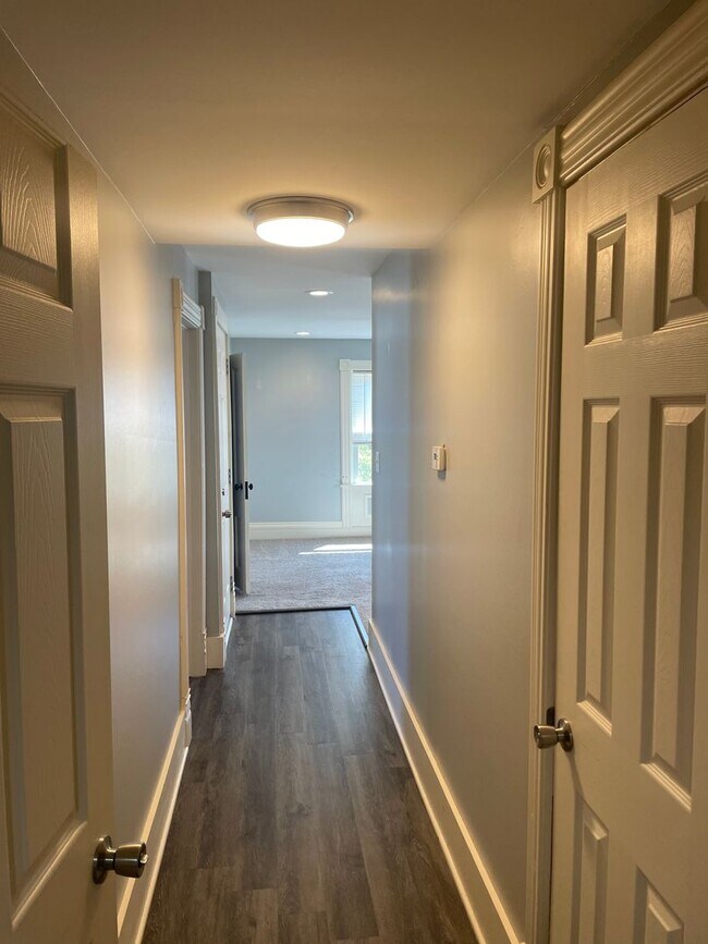 Building Photo - 10 1st Street