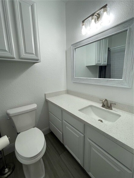 Building Photo - 3836 Oldenburg Ln