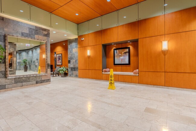 Building Photo - 208 W Washington St