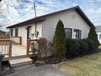 Building Photo - 1657 Redwood Dr