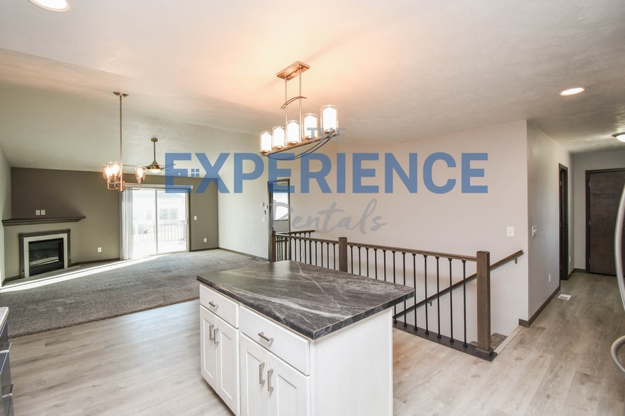 Building Photo - 3501 S Outfield Cir