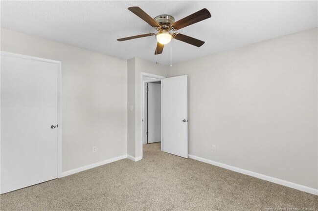 Building Photo - 5839 Rivercroft Rd