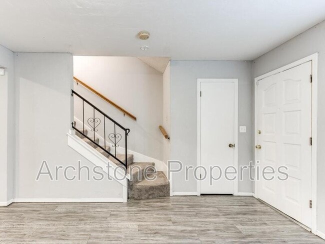 Building Photo - 2524 Boxwood Ave