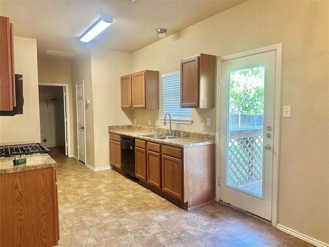 Building Photo - 2624 Haselwood Ln