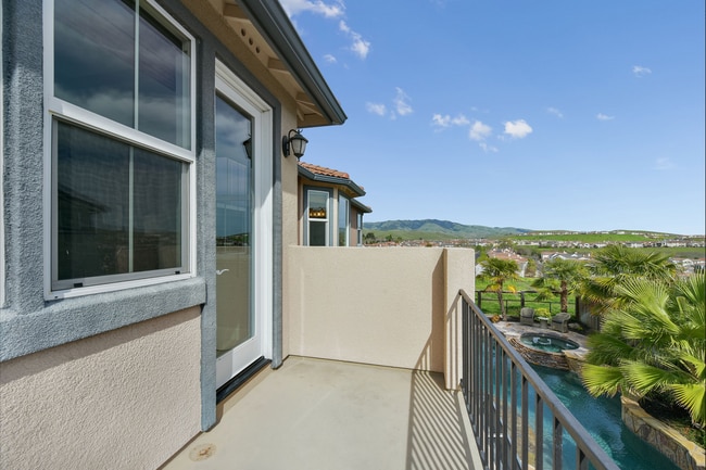 Building Photo - 4 Bed 5 Bath, Beautiful Home In Danville, With A Pool!