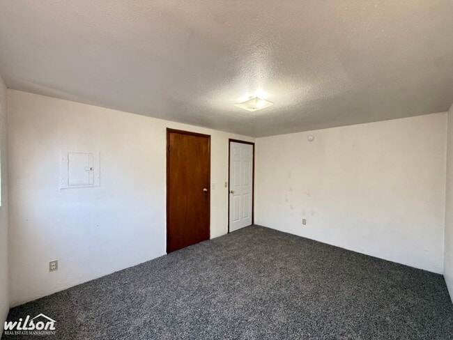Building Photo - 509 S 2nd St