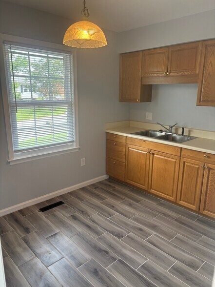 Building Photo - 720 Pyrtle Dr
