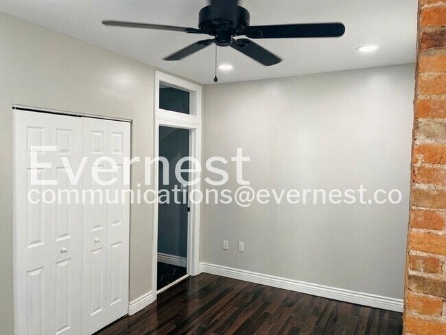 Building Photo - 112 Hanford St