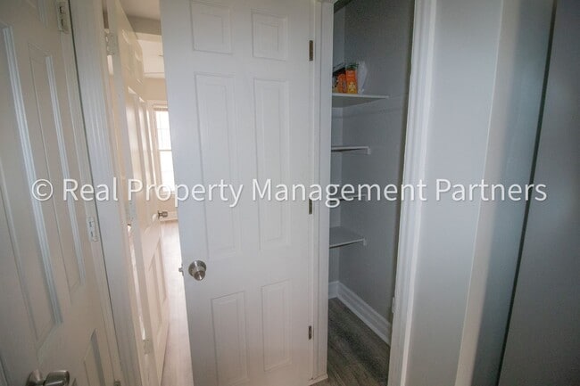 Building Photo - 2605 Evernia Ave SE