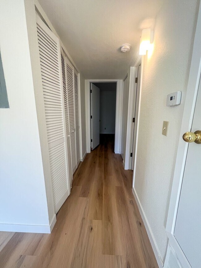 Building Photo - 143 S Zang Way
