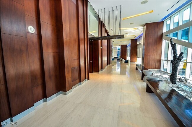 Building Photo - 4525 Dean Martin Dr