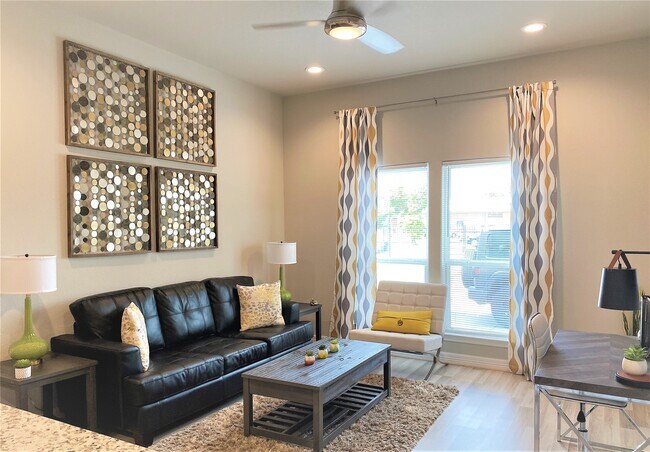 Building Photo - 3144 Southmore Blvd