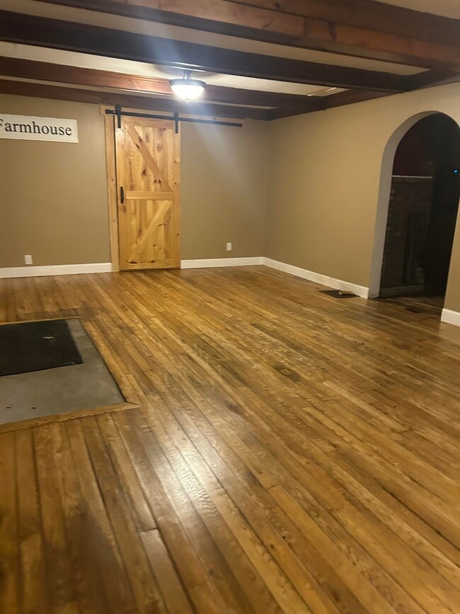 Building Photo - 293 Bear Hill Rd