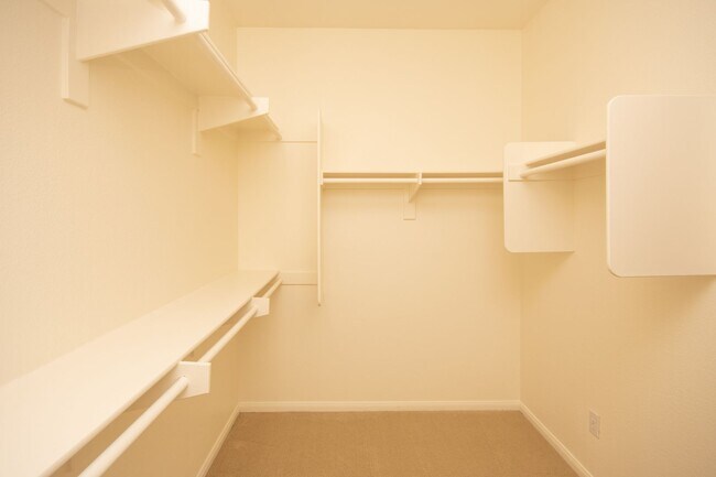 Building Photo - 3 Bd Home in the San Raphael Gated Community!