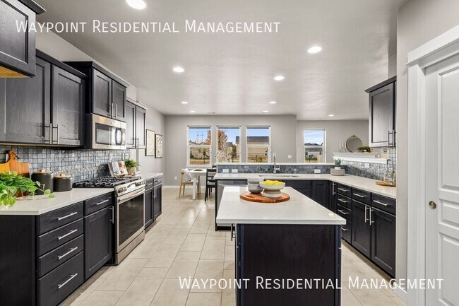 Building Photo - 4235 S Highcliff Ave