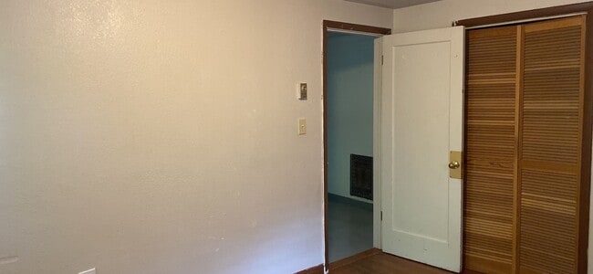 Building Photo - 630 SE Steptoe St