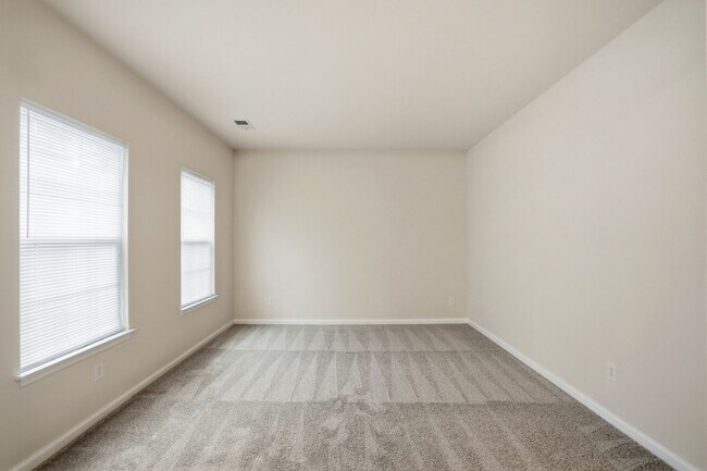 Building Photo - Move-In Ready Gem Near UNCC with Fresh Updates