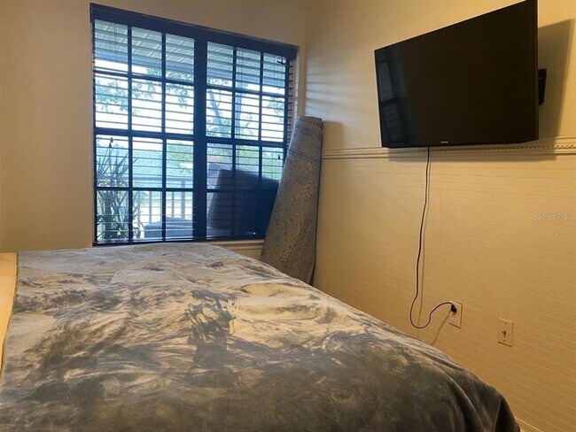 Building Photo - 1000 W Horatio St