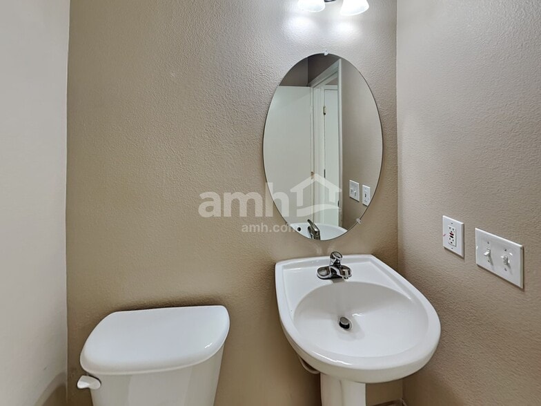 Building Photo - 8834 Promised Land Ave