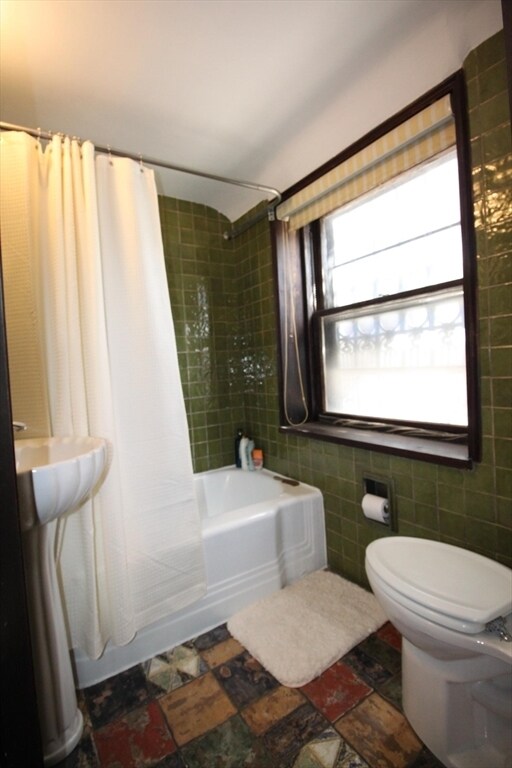 Building Photo - 33 Beacon St