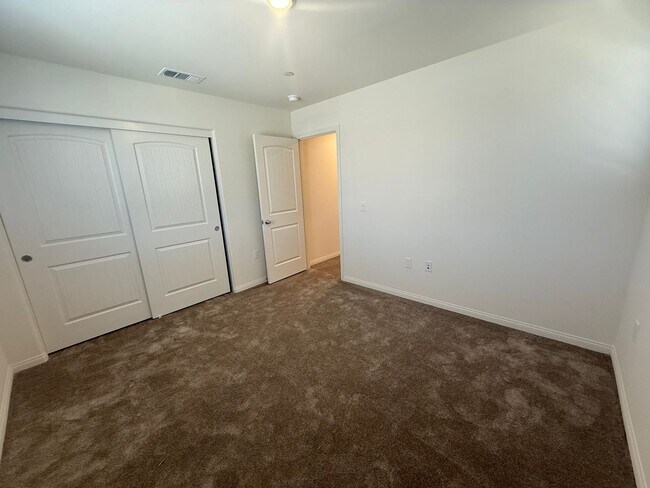 Building Photo - Victorville- New Richmond Home, 3 bedrooms...