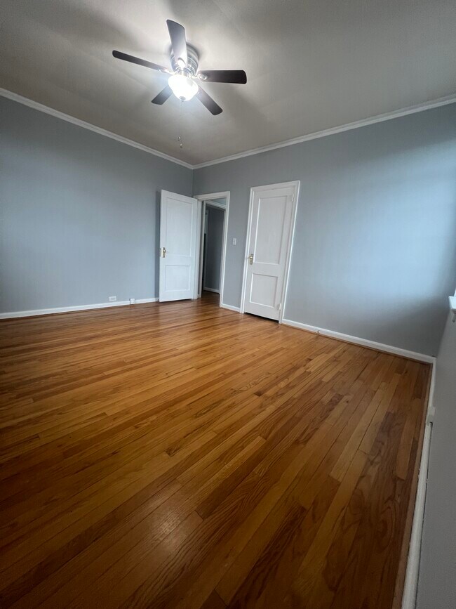 Building Photo - 1217 N Main St