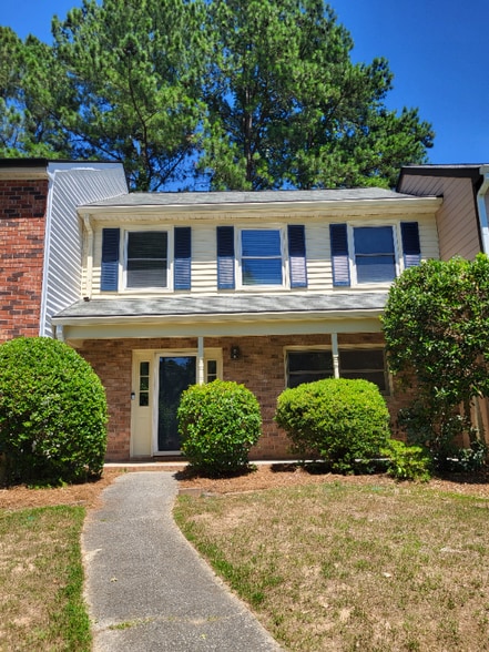 Primary Photo - 5018 Bell Dr SE