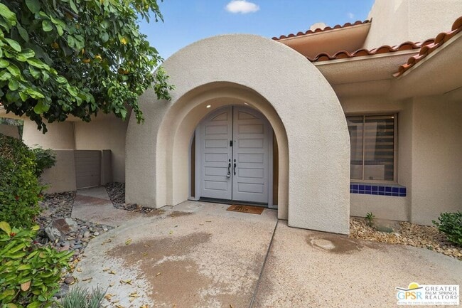 Building Photo - 196 Kavenish Dr