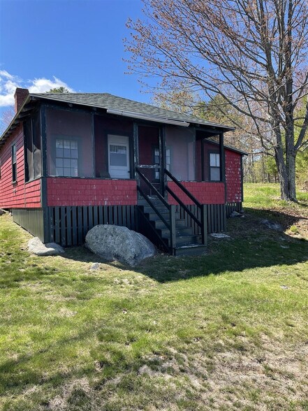 Building Photo - 747 Sebago Rd