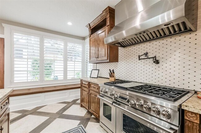 Building Photo - 8638 Oakford Dr