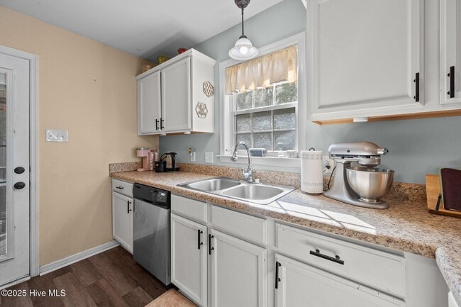 Building Photo - 1006 Hollyfield Ct