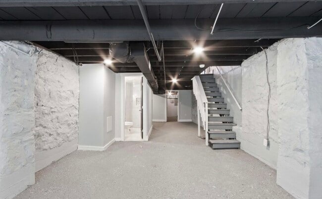 Building Photo - 2582 Edmondson Ave