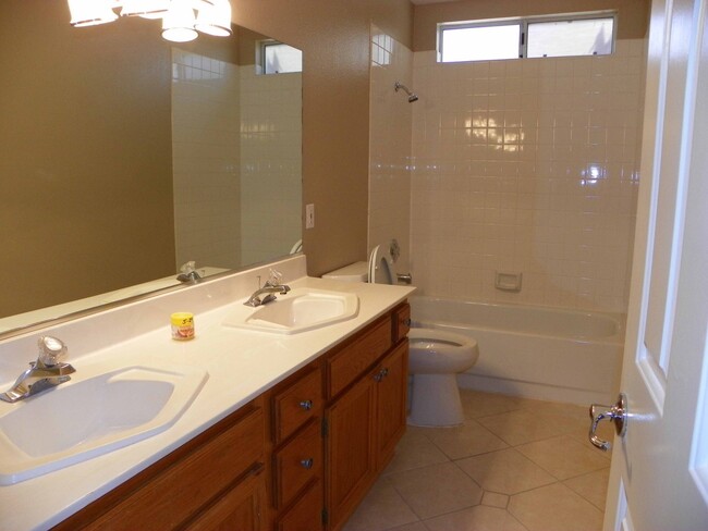 Building Photo - SINGLE STORY HOME – CUL-DE-SAC – 3 CAR GAR...
