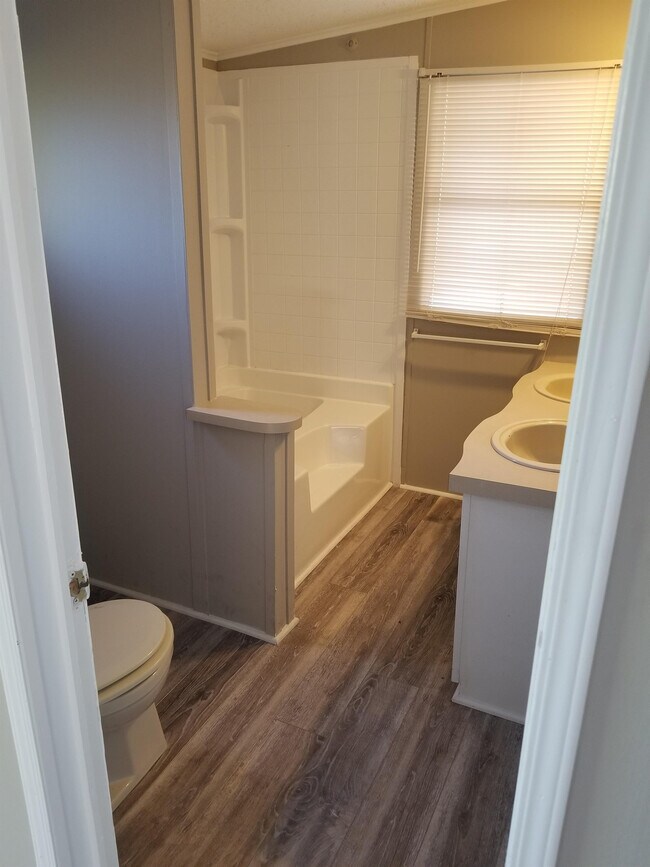Building Photo - 801 Jetty Ct