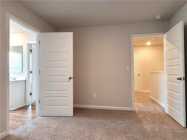 Building Photo - 310 Sound Cir