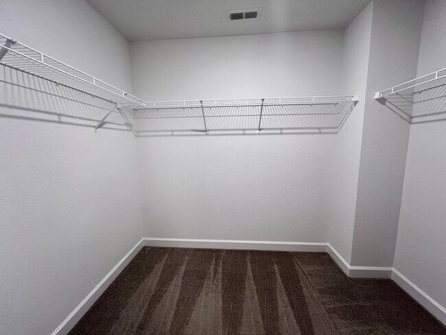 Building Photo - 2542 Fieldsway Dr