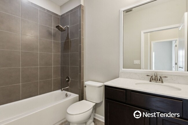 Building Photo - Five Bedroom Beauty in Plummer Creek!