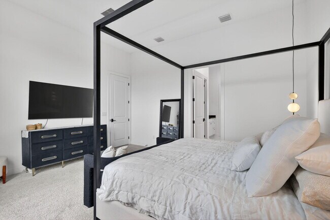 Building Photo - 10195 SW Latium Wy