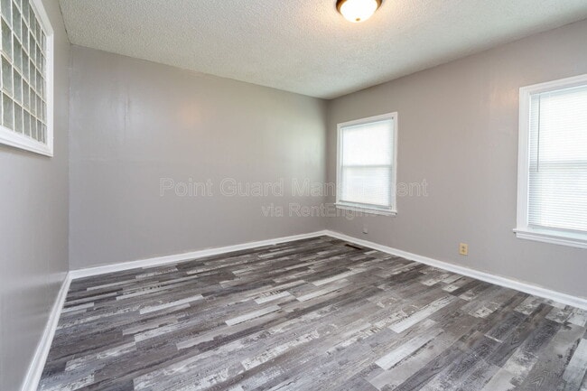 Building Photo - 4722 E Elm St