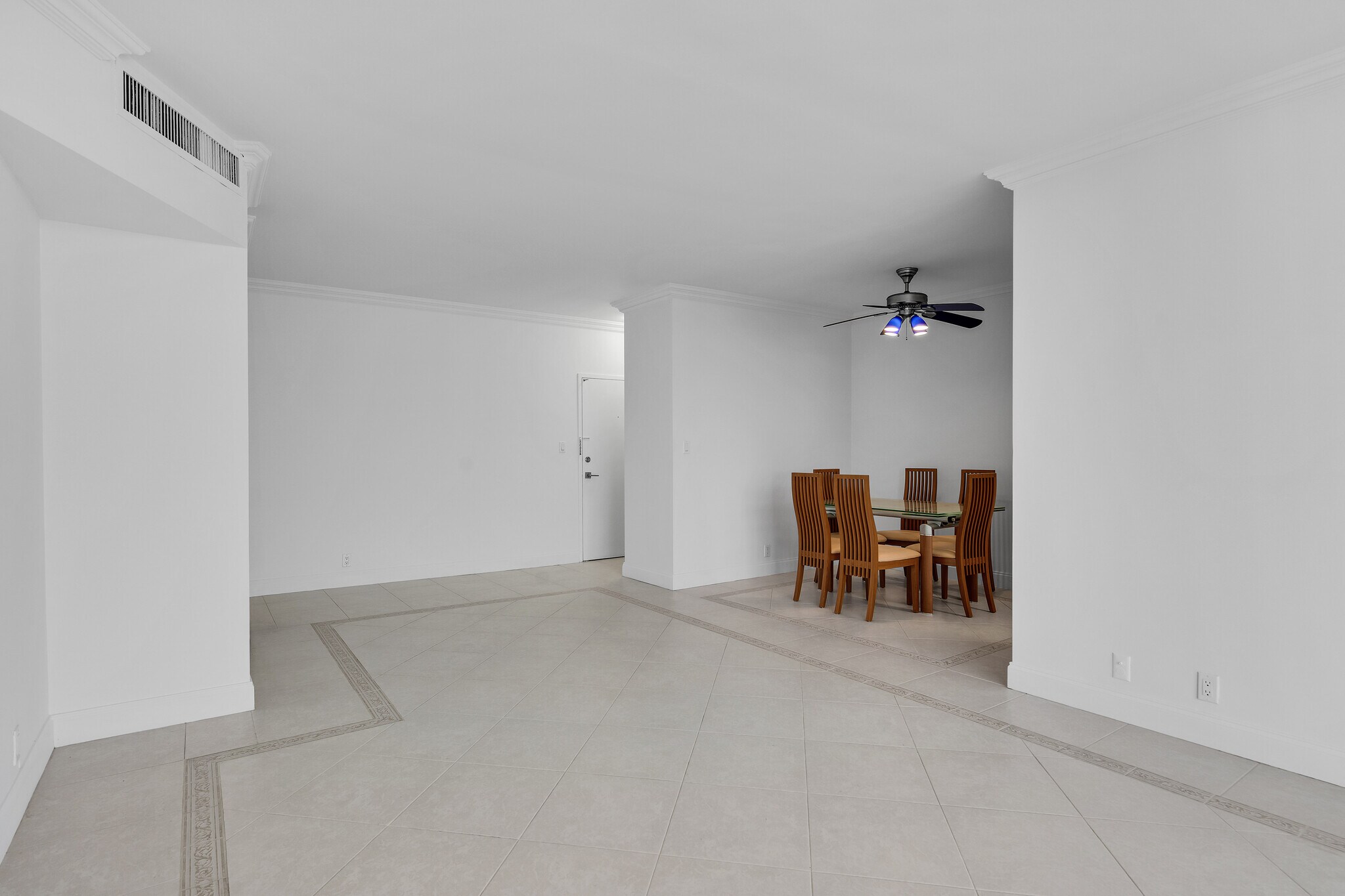 Building Photo - 4747 Collins Ave