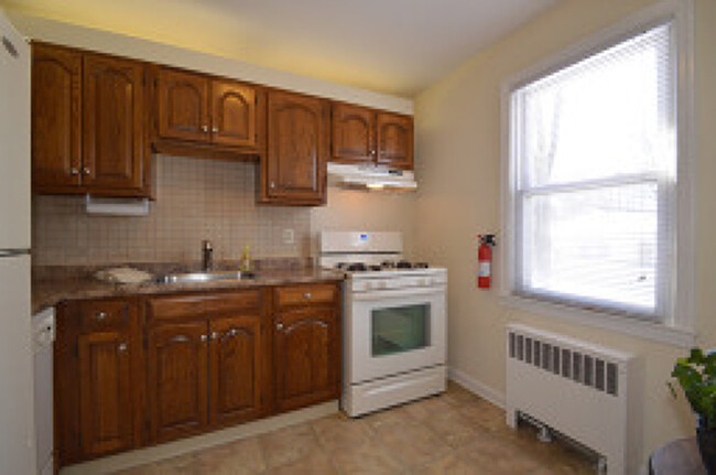 Building Photo - 412 Morris Ave