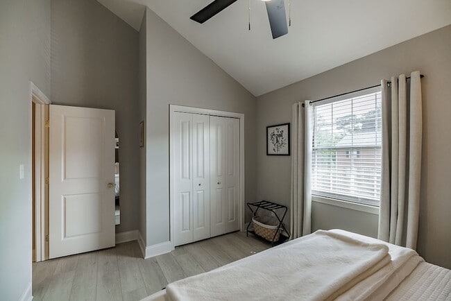 Building Photo - 2165 S Milledge Ave