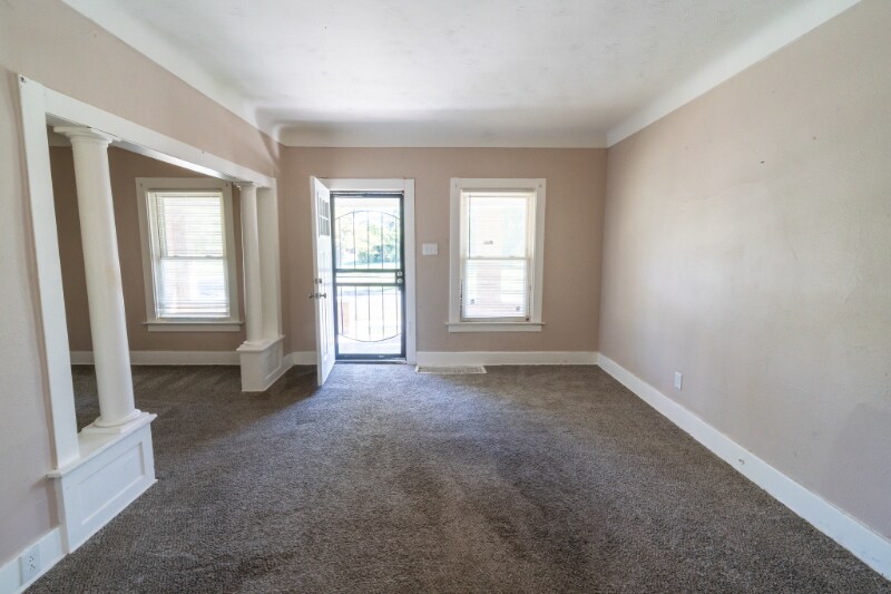 Building Photo - 2745 Mulberry St