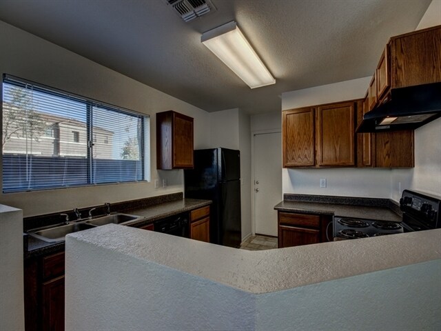 Building Photo - 9680 N 82nd Ln