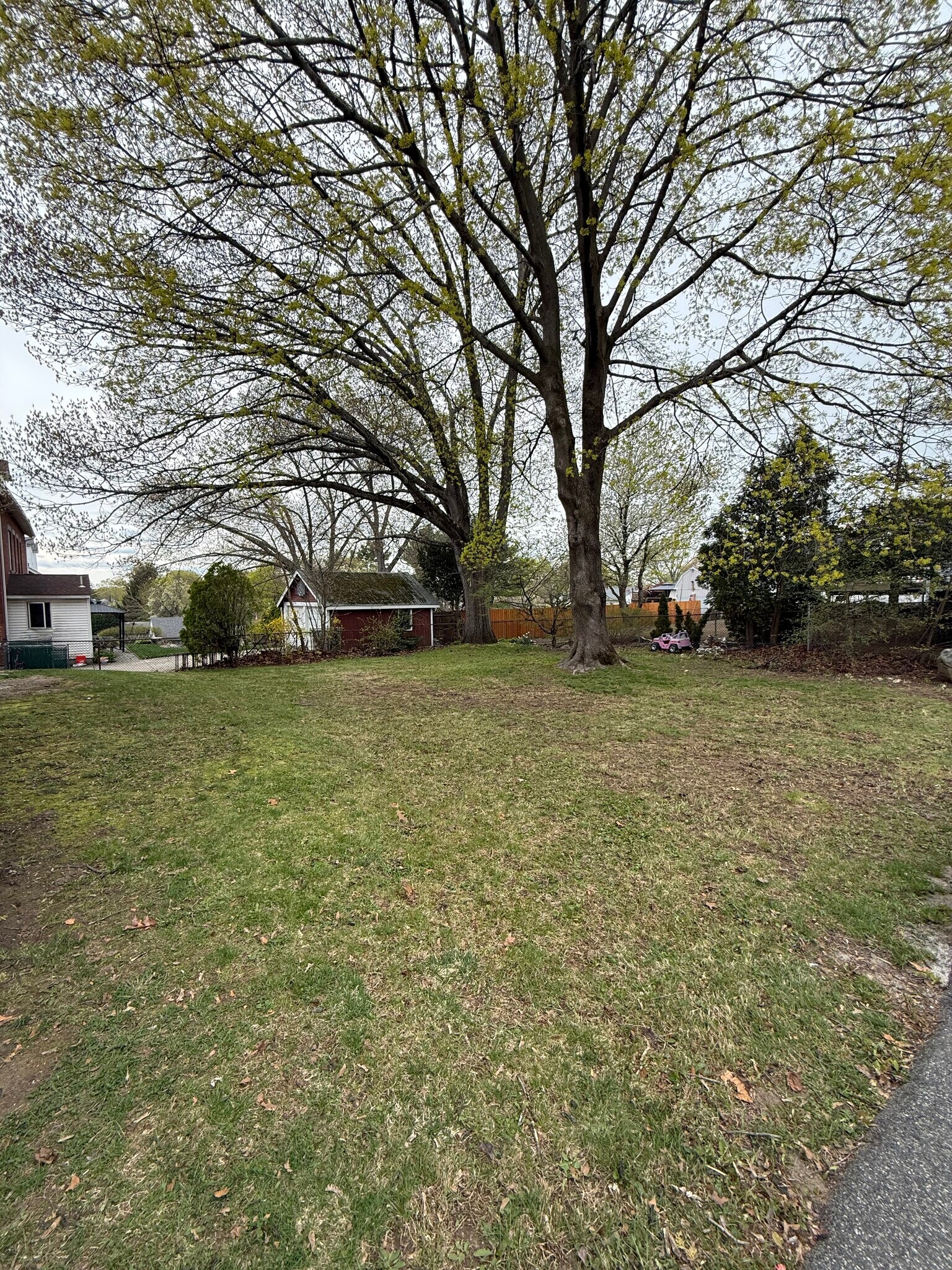 Building Photo - 13 Brayton Ct