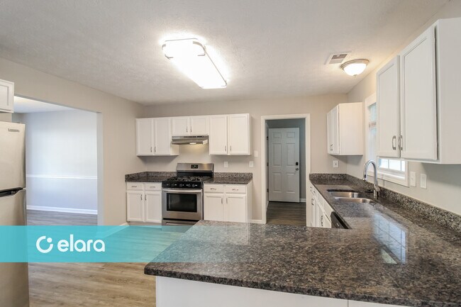 Building Photo - 8007 Harmony Lakes Dr