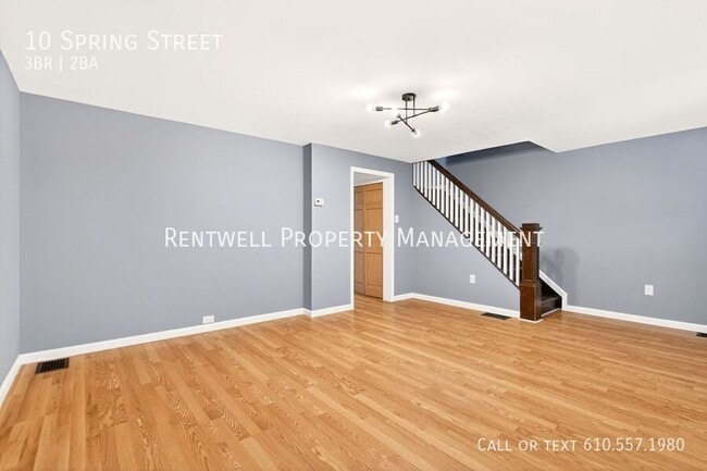 Building Photo - 10 S Spring St