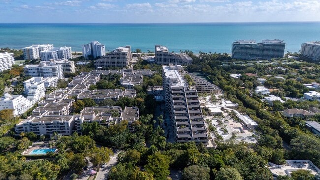 Building Photo - 151 Crandon Blvd