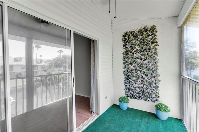 Building Photo - 106 Sun Isle Cir