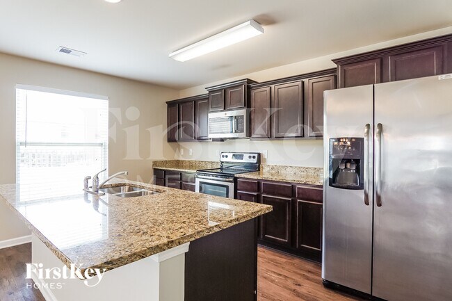 Building Photo - 134 Rosegate Dr
